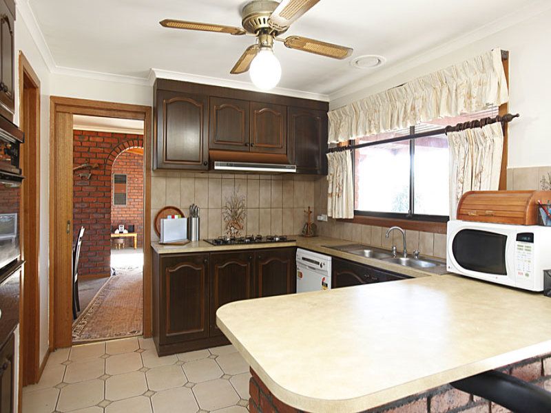 1 Alma Doepel Drive, Altona Meadows - Thumbnail 8