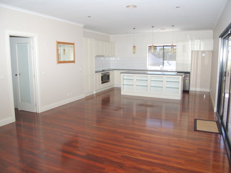 Real Estate For Sale 4 Fore Street Whittlesea , VIC