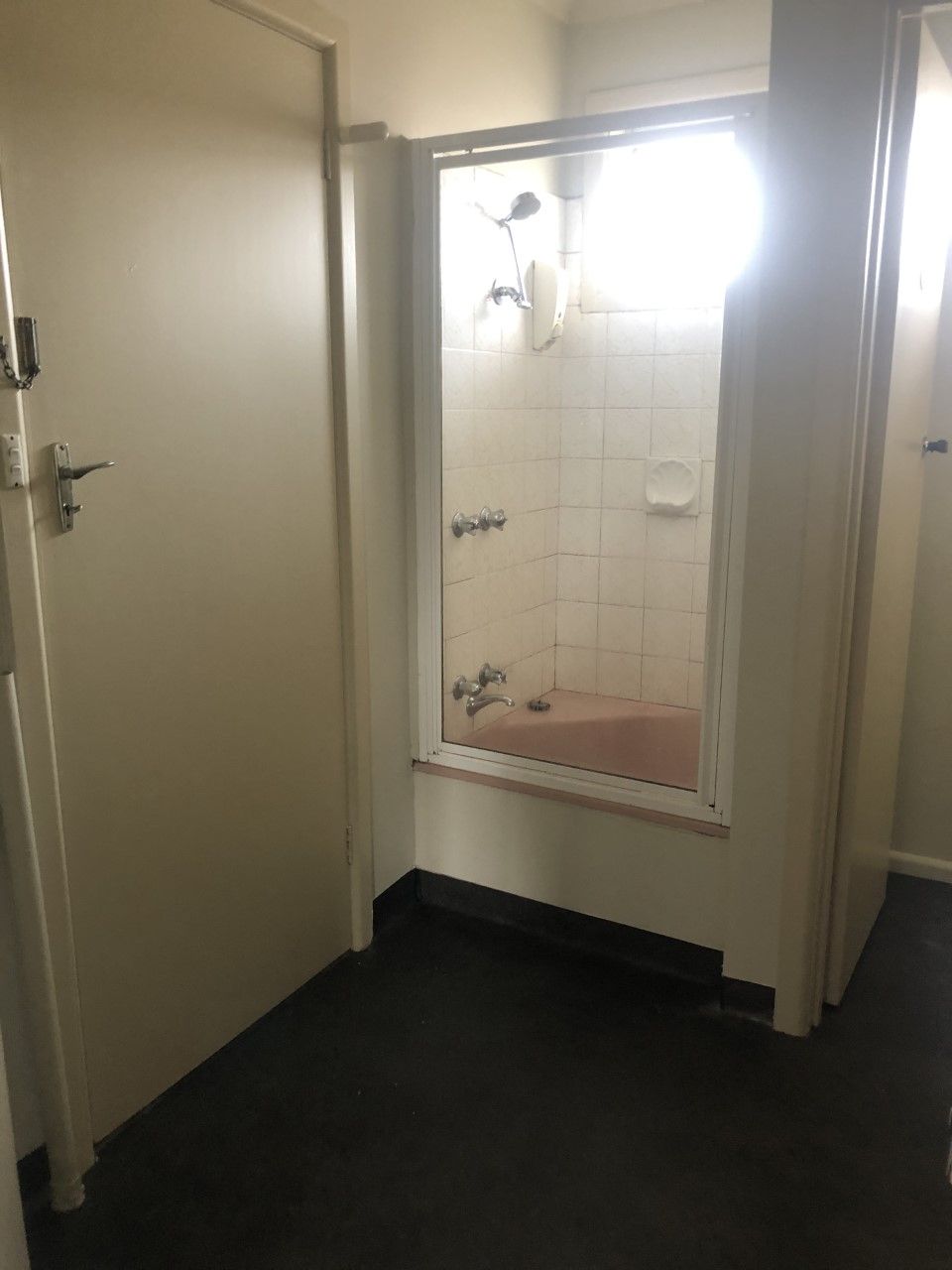 Neat & Tidy Unit in Top Location!