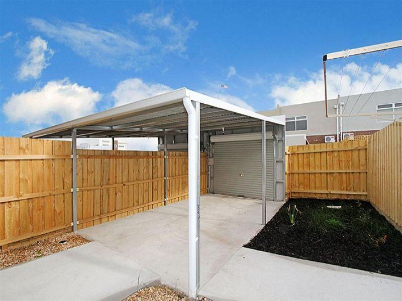 Brand New Light Filled Town House!