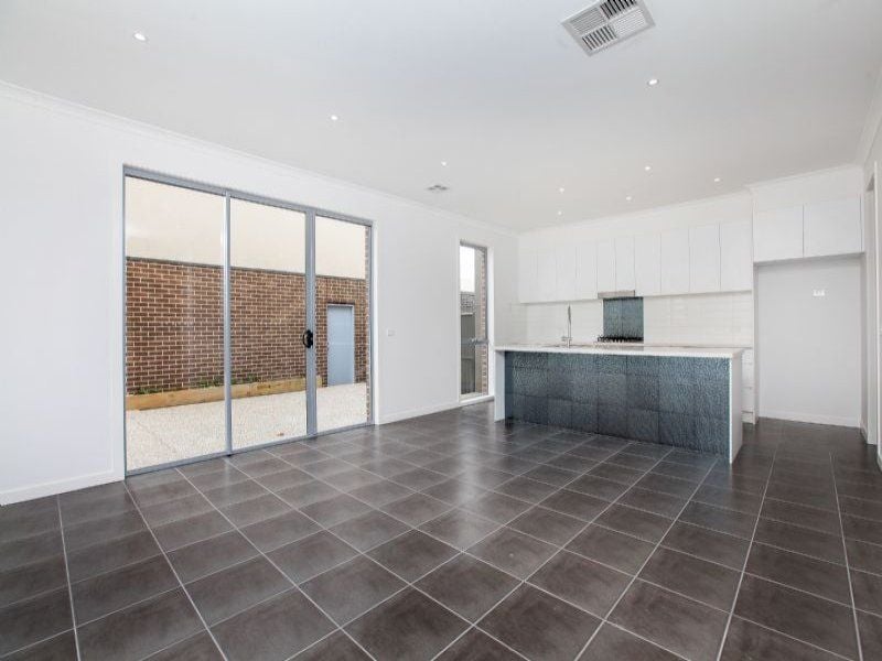 33 The Esplanade, Caroline Springs - Thumbnail 5