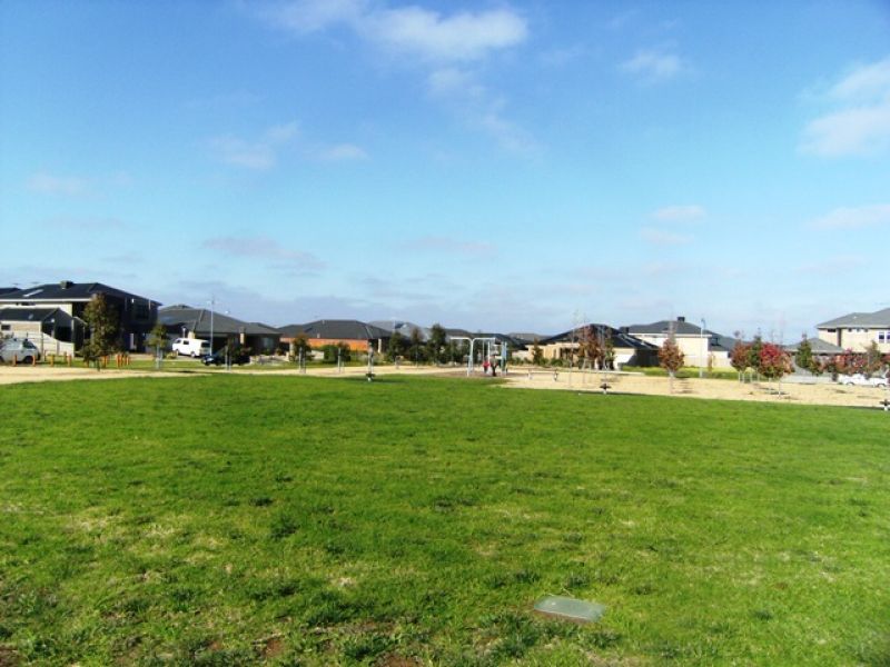 15 (Lot 1139) Bond Street, TAYLORS HILL, Taylors Hill - Thumbnail 2
