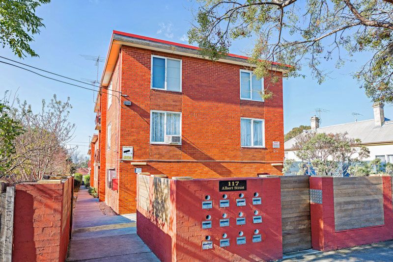2/117 Albert Street, Seddon - Thumbnail 2
