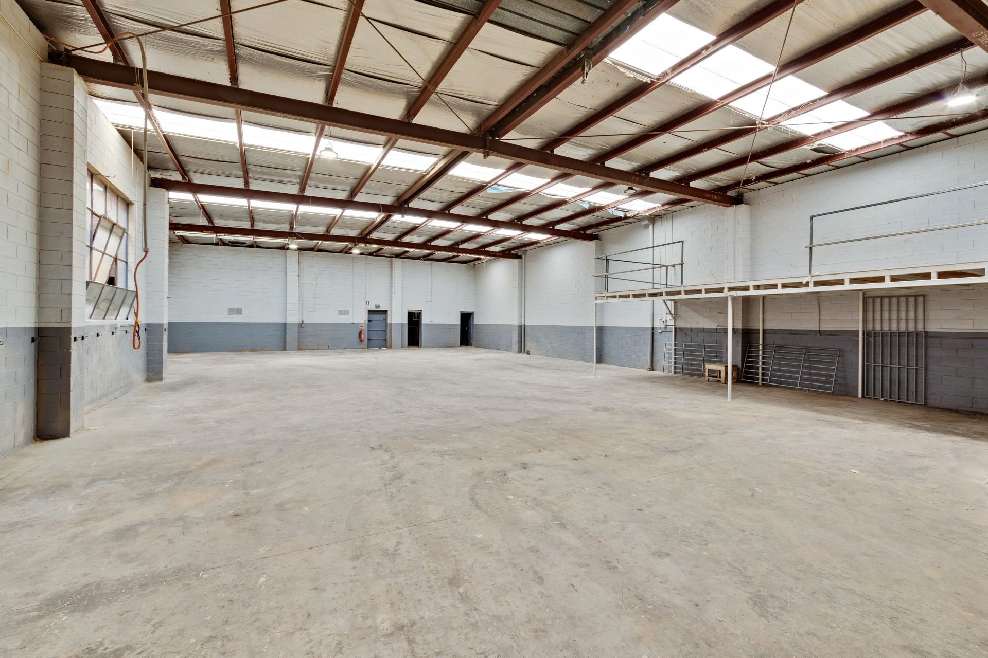 PRIME LOCATION IN THOMASTOWN