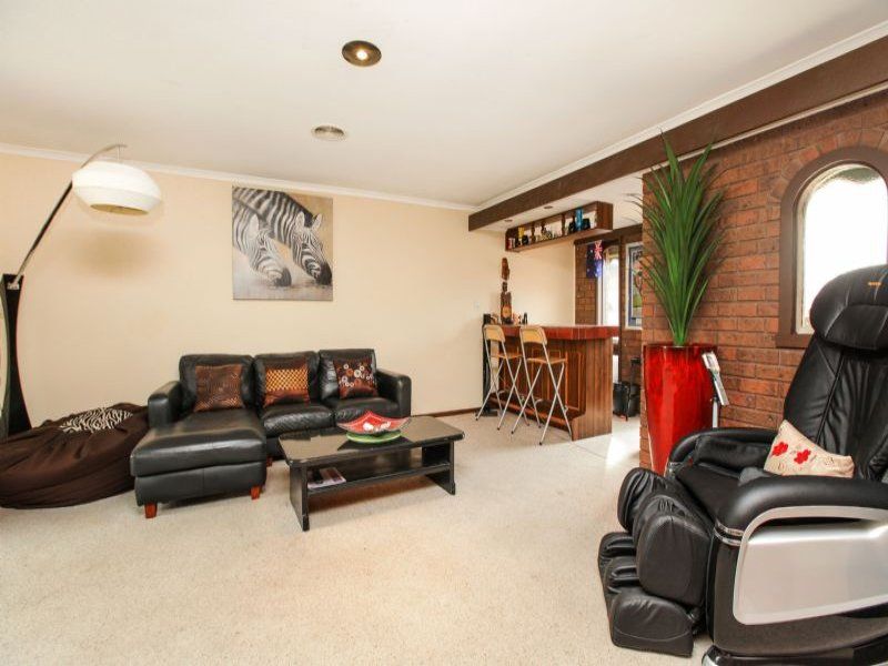 31 Winslow Crescent, Deer Park - Thumbnail 3