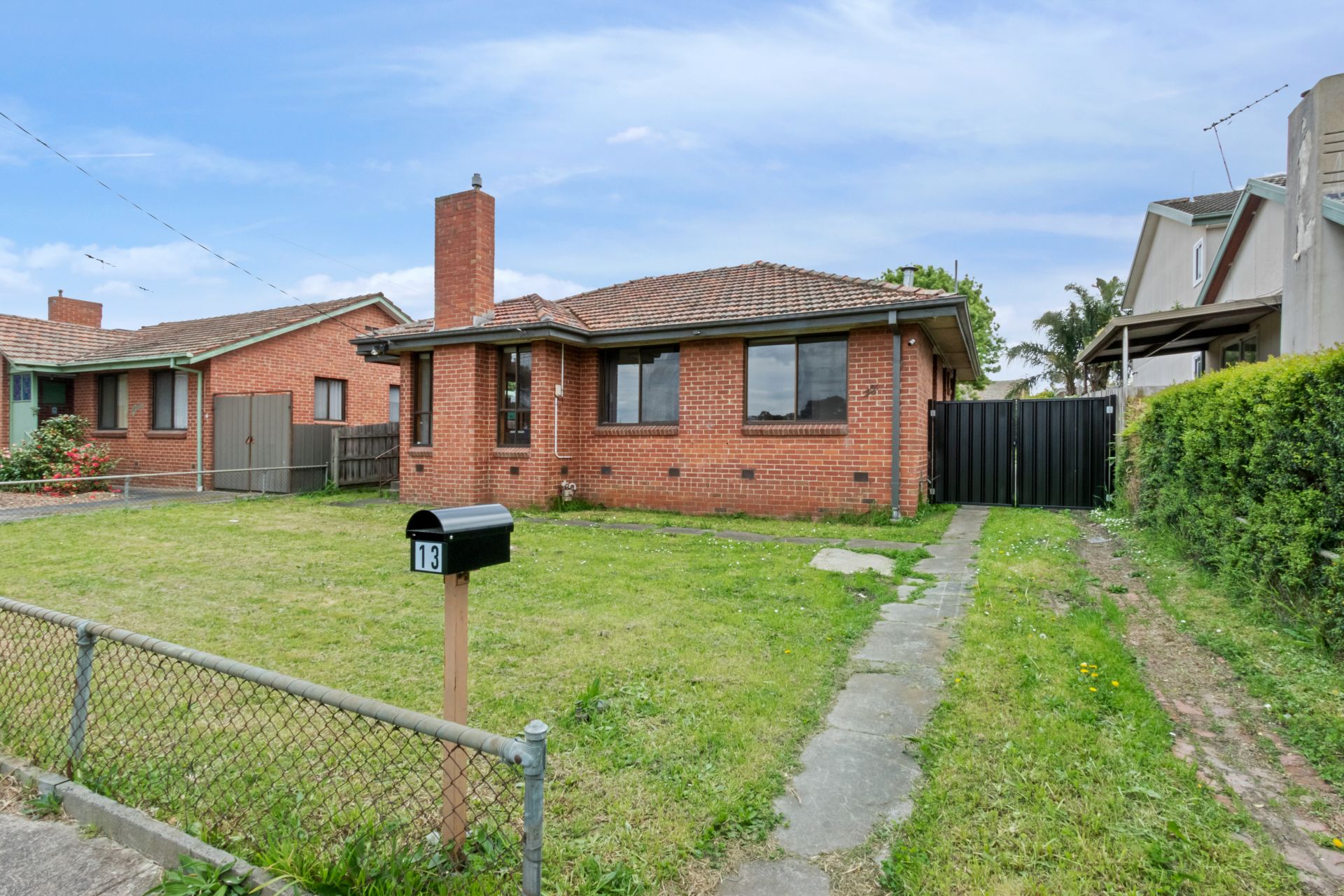 3 Bedroom House with Big Backyard!