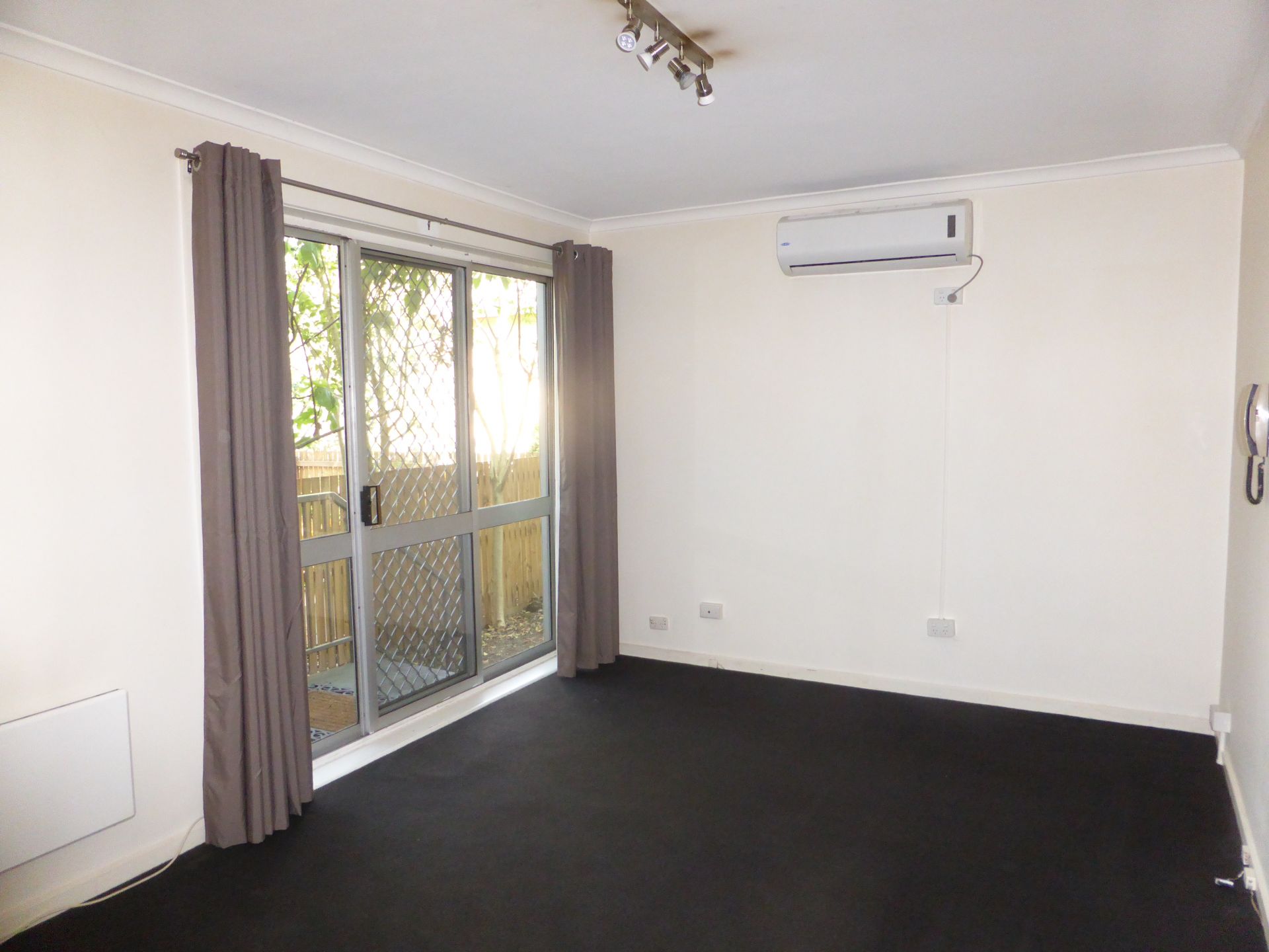 EXCELLENT APARTMENT SET IN TRANQUIL SURROUNDING