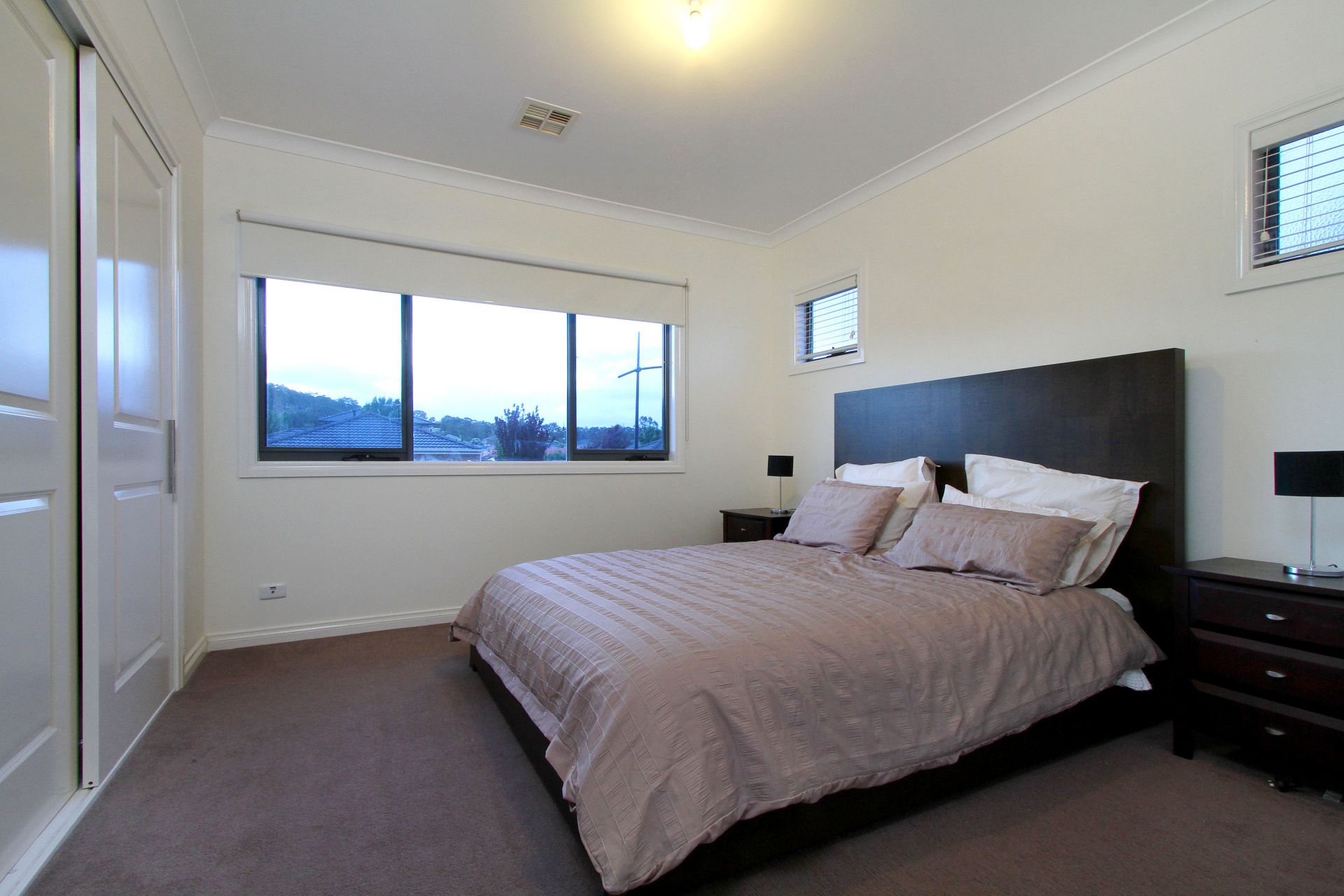 CONTEMPORARY LIVING WITH PARKSIDE APPEAL