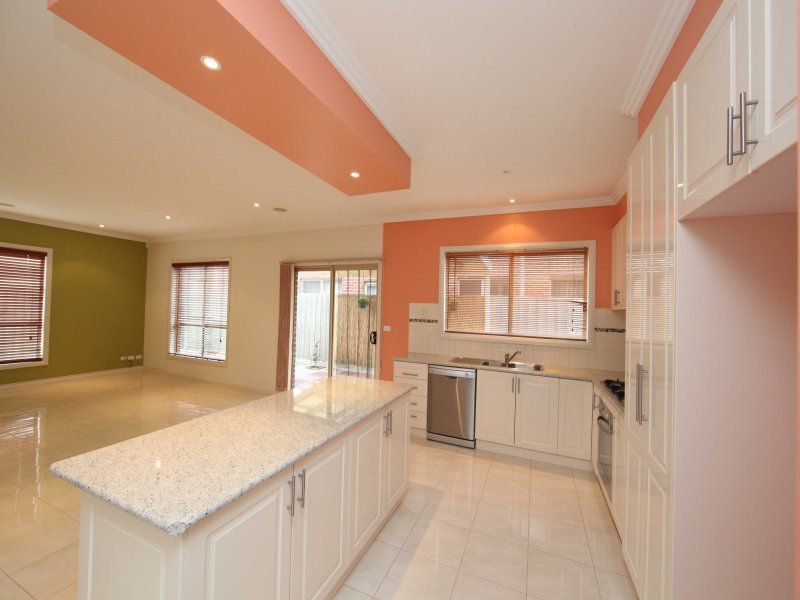 16 Paringa Avenue SOUTH MORANG, South Morang - Thumbnail 6