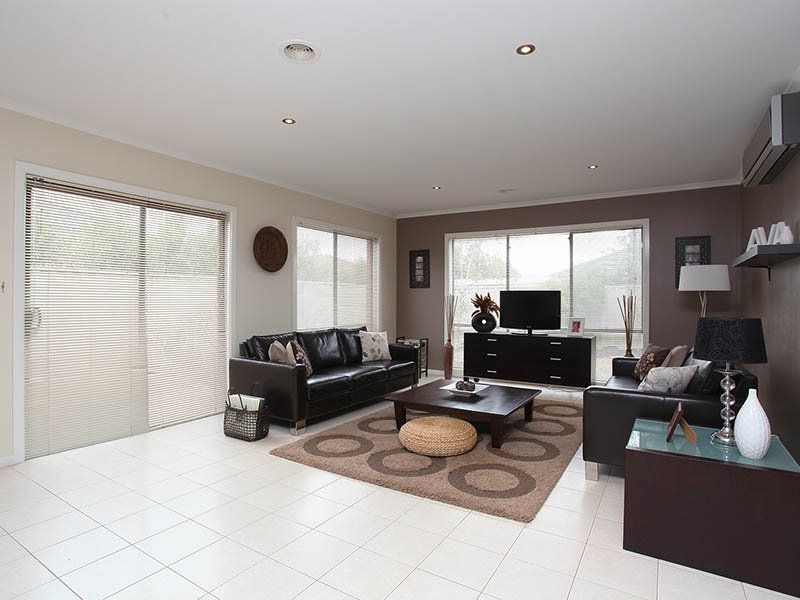 2 Cathedral Mews, Caroline Springs - Thumbnail 6