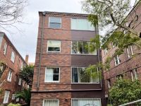 ART DECO APARTMENT IN HIGHLY SOUGHT AFTER LOCATION