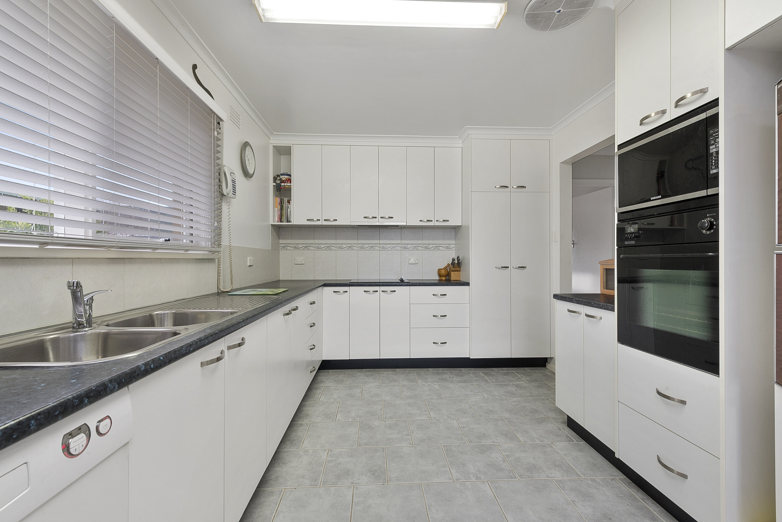 19 Pengilley Avenue APOLLO BAY VIC, Apollo Bay - Thumbnail 3