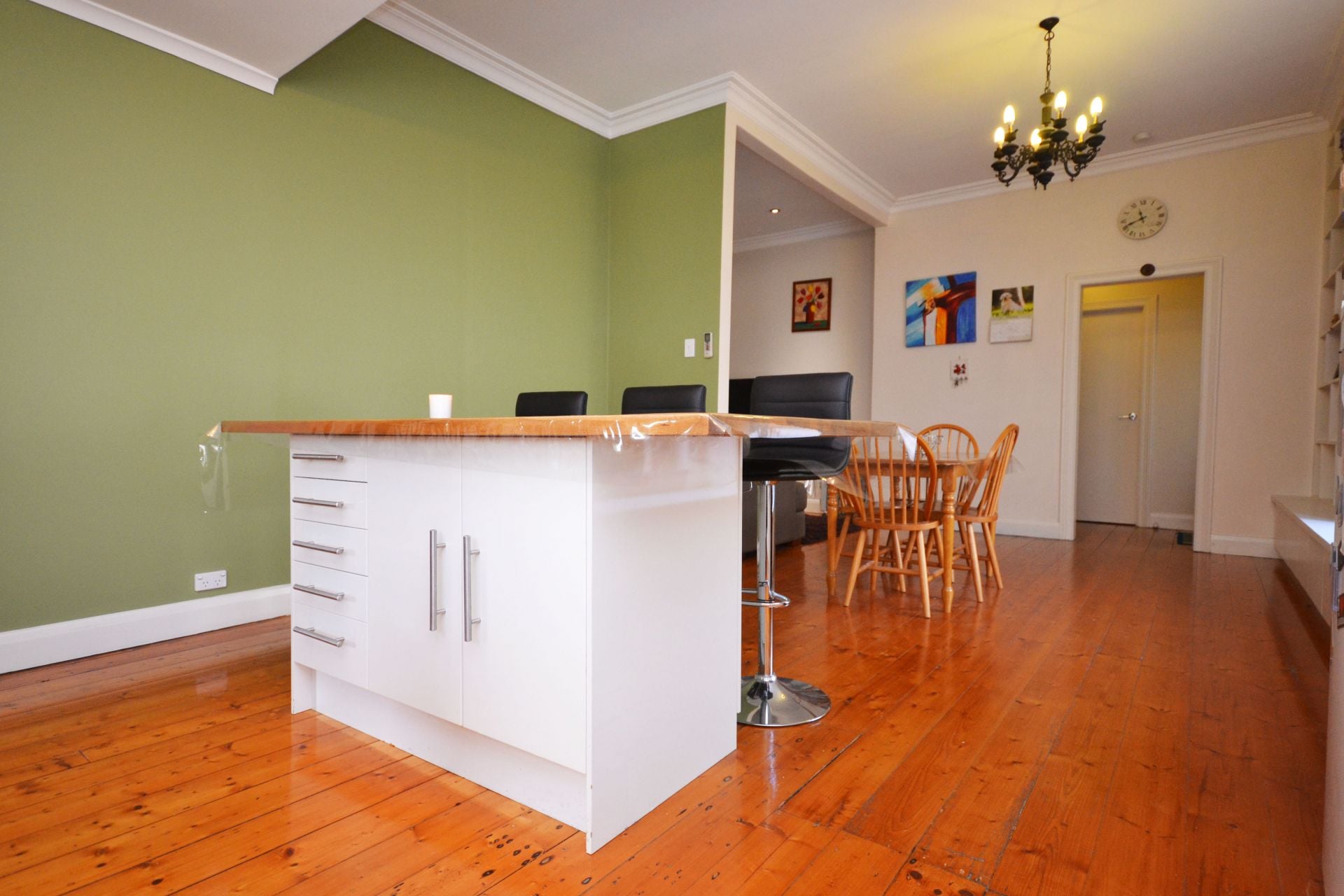 CONTEMPORARY DELIGHT IN PRIME PRESTON CENTRAL