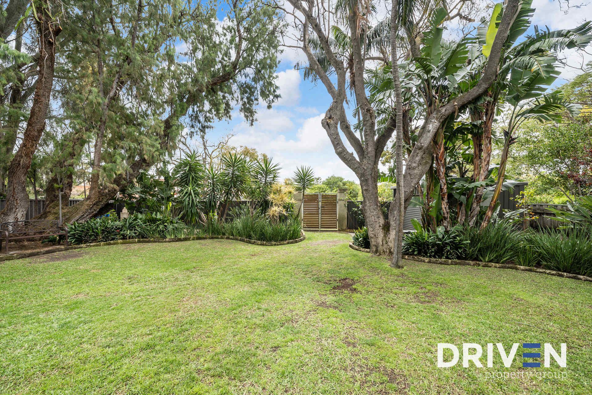 Real Estate For Sale 30 Dumbarton Crescent Menora , WA