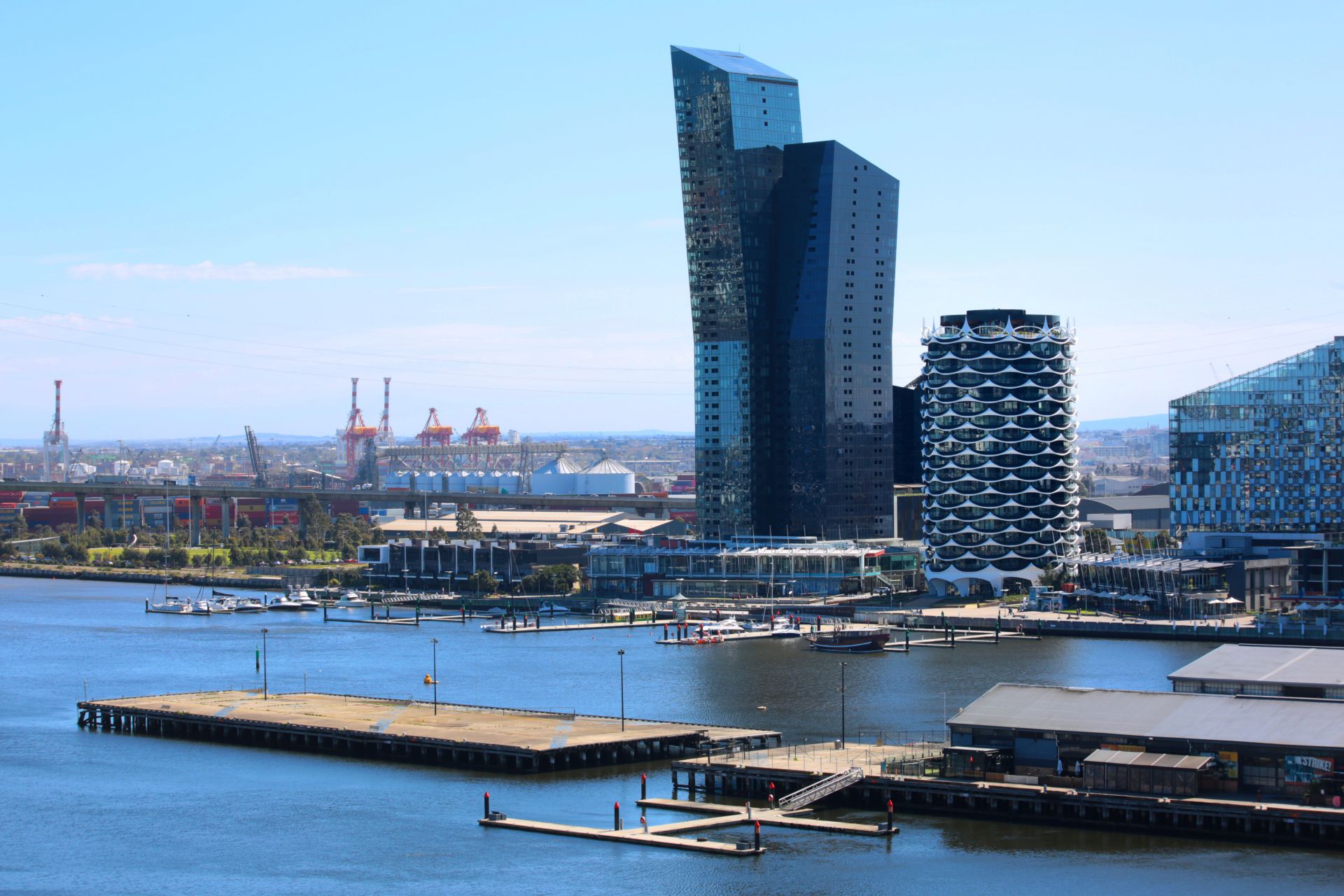 1404/100 Harbour Esplanade, Docklands - Thumbnail 8