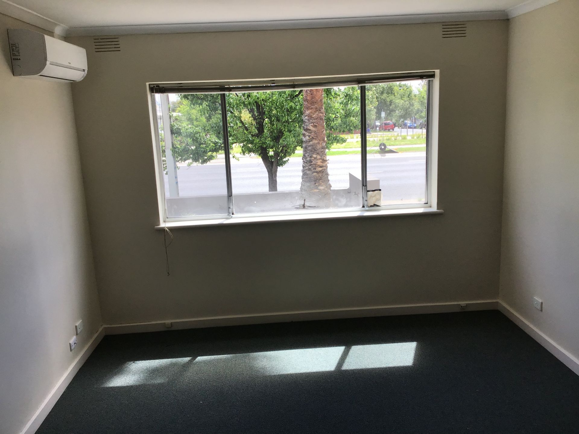 Superb Apartment In A Great Location!