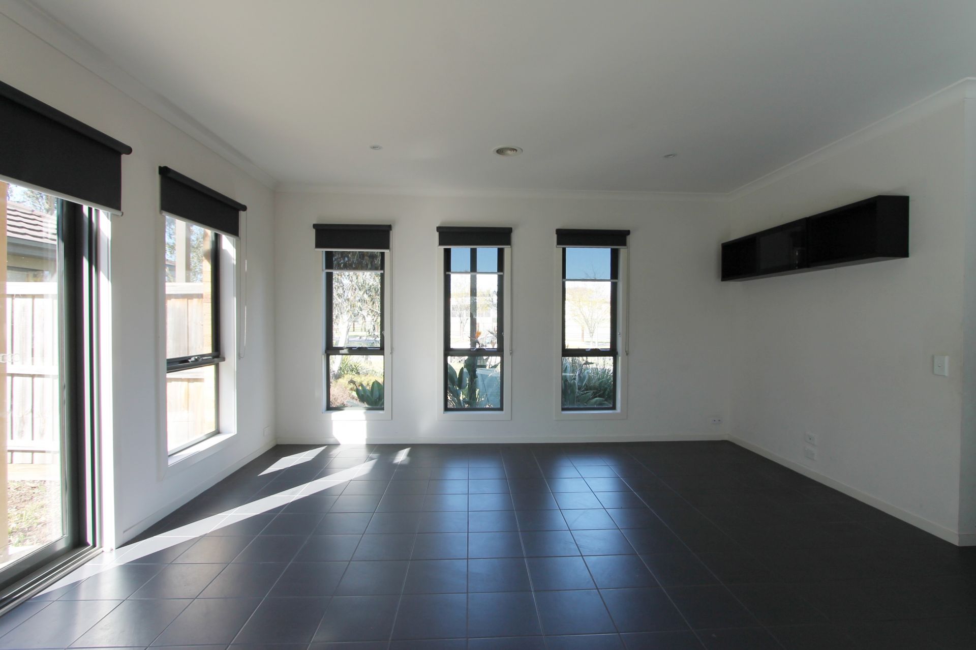 Spacious Townhouse In Excellent Location