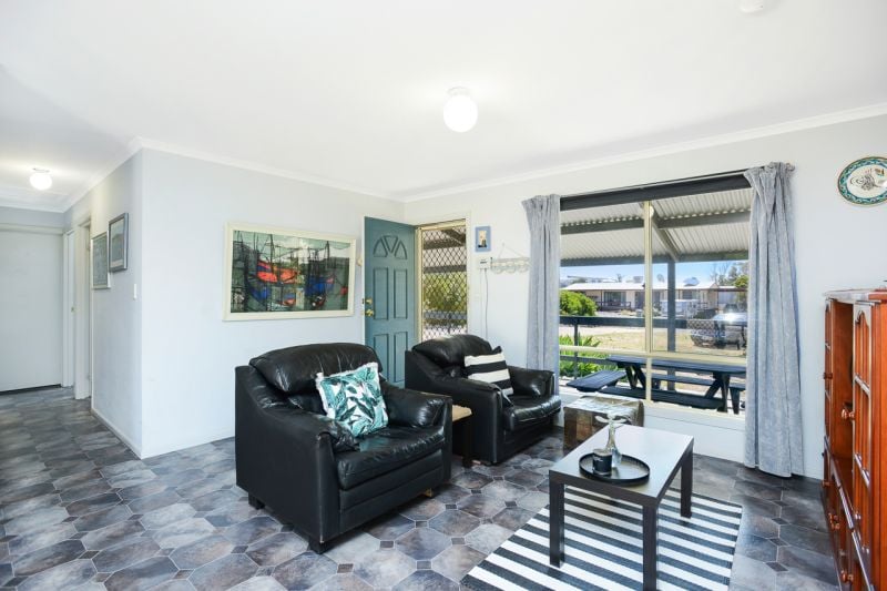 5 Edgewater Road, Clayton Bay South Coast Realty