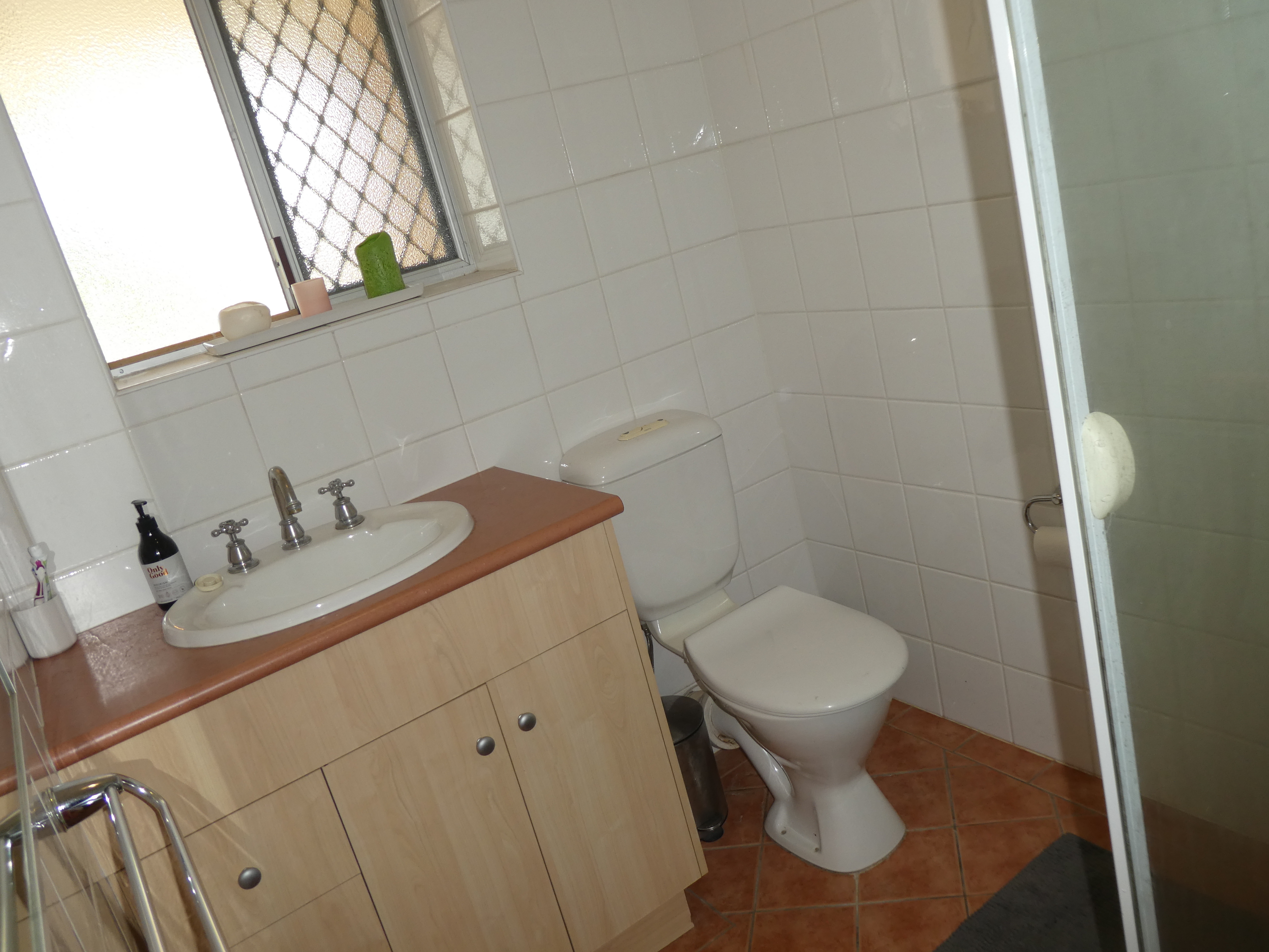 11/4 Loch Street Stepney 5069