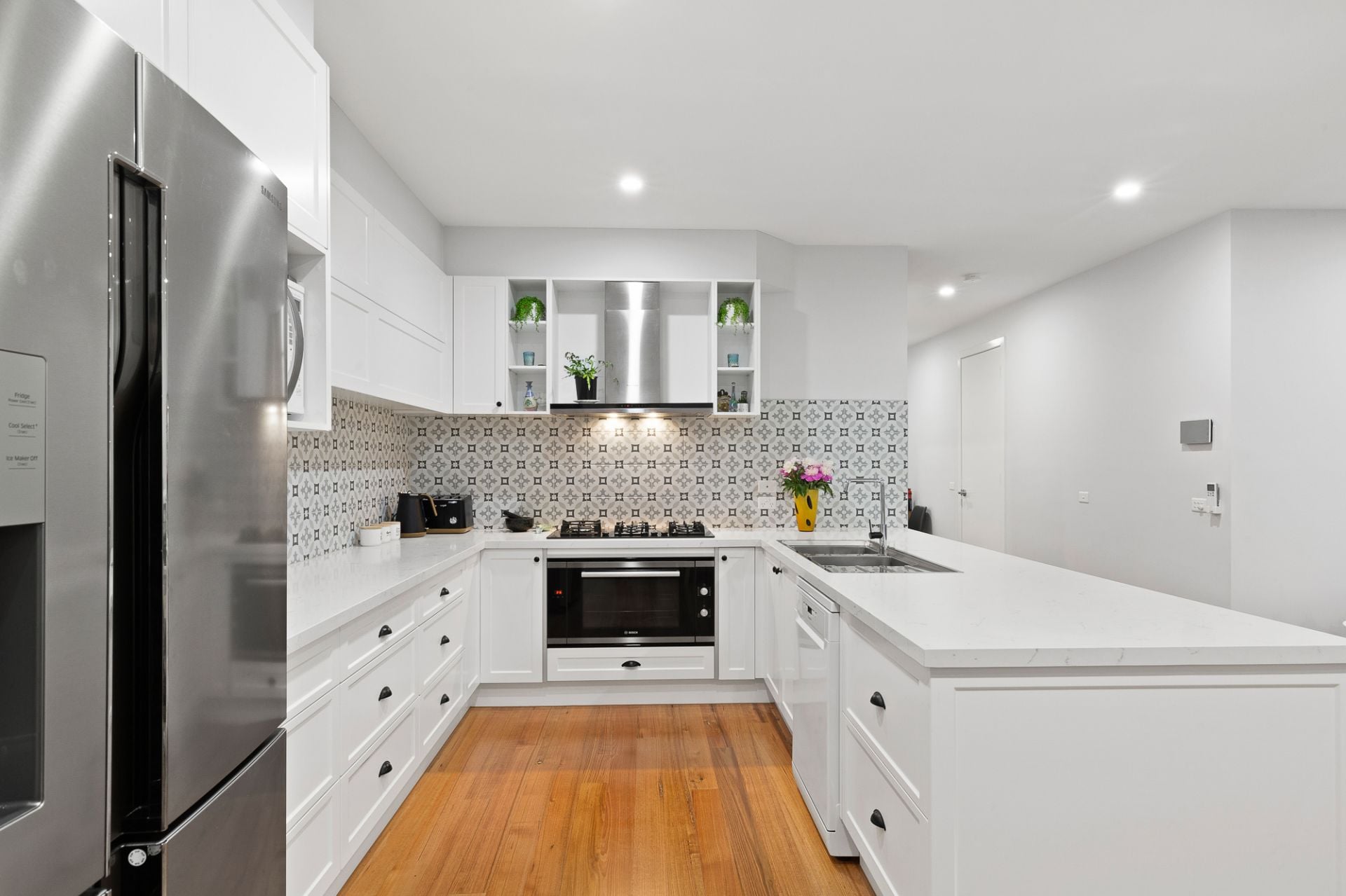 Contemporary, Low Maintenance & High-End