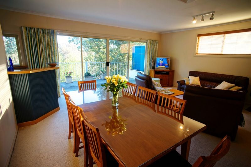 333 Bimbadeen Avenue Albury NSW, Albury - Thumbnail 3