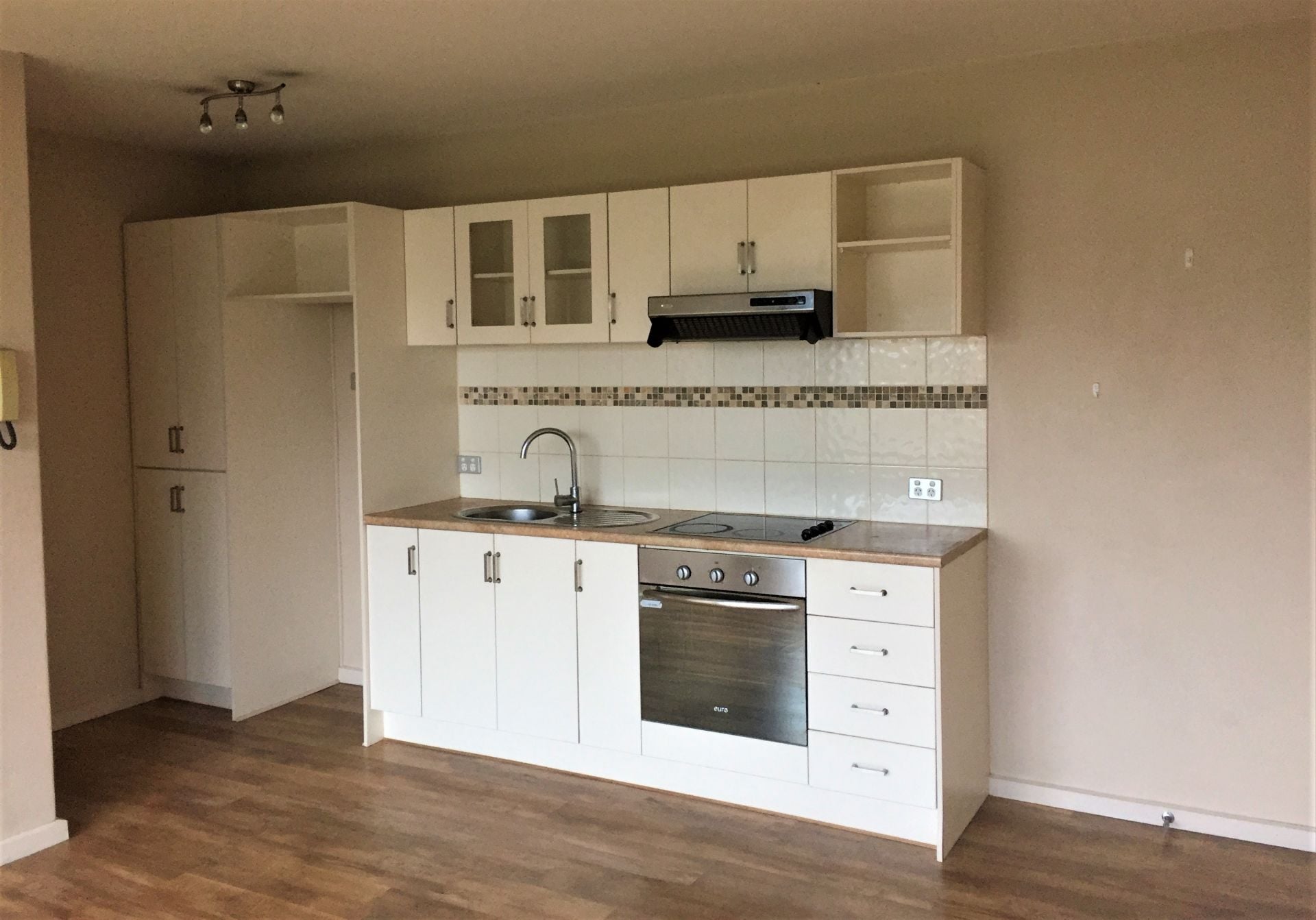 Cosy Ground Floor Apartment In The Heart Of Thornbury!