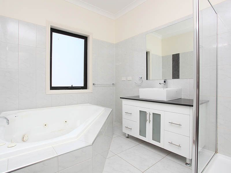 22 Studley Park Way, Caroline Springs - Thumbnail 6
