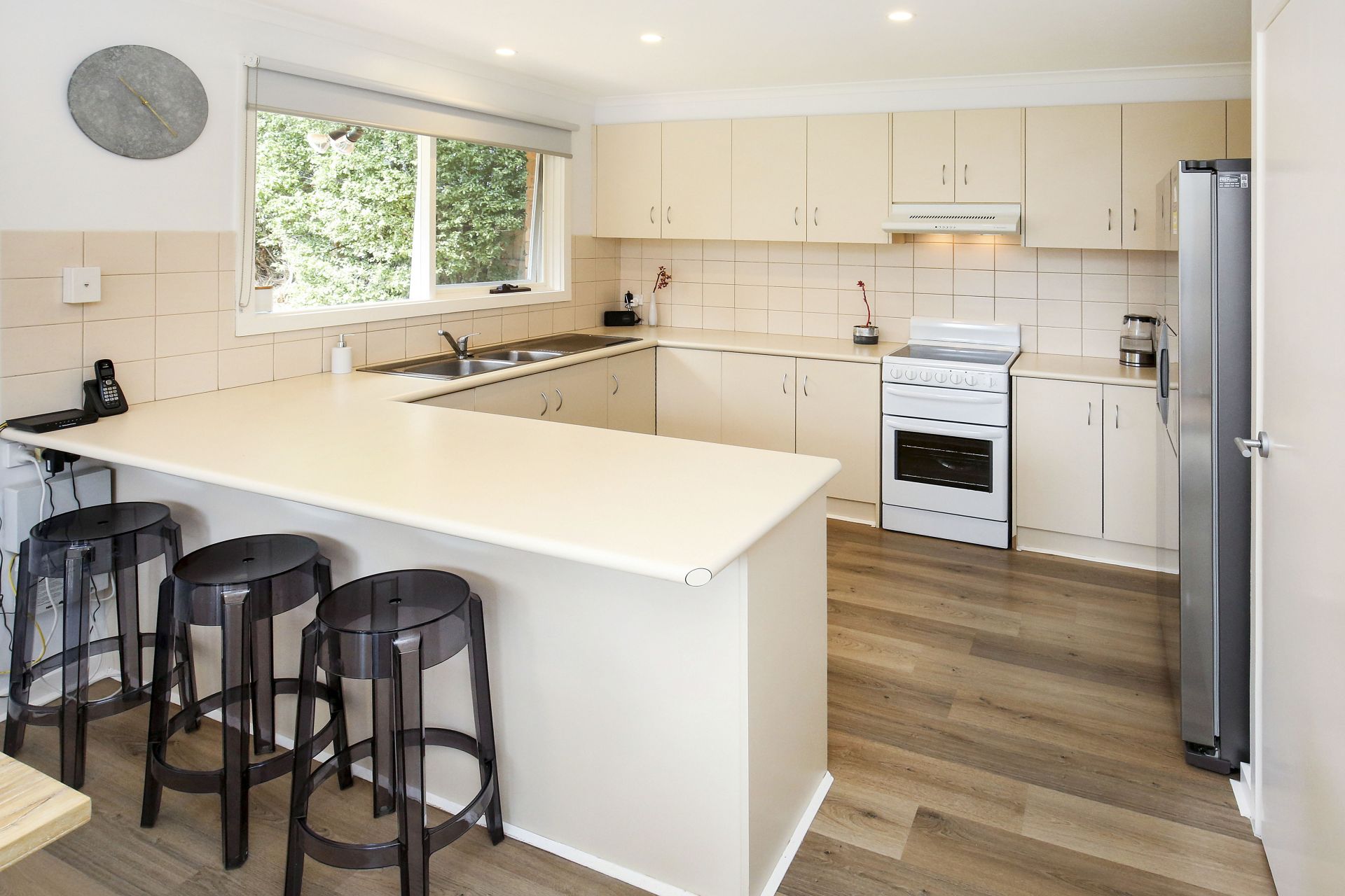 Low Maintenance Living With Contemporary Styling