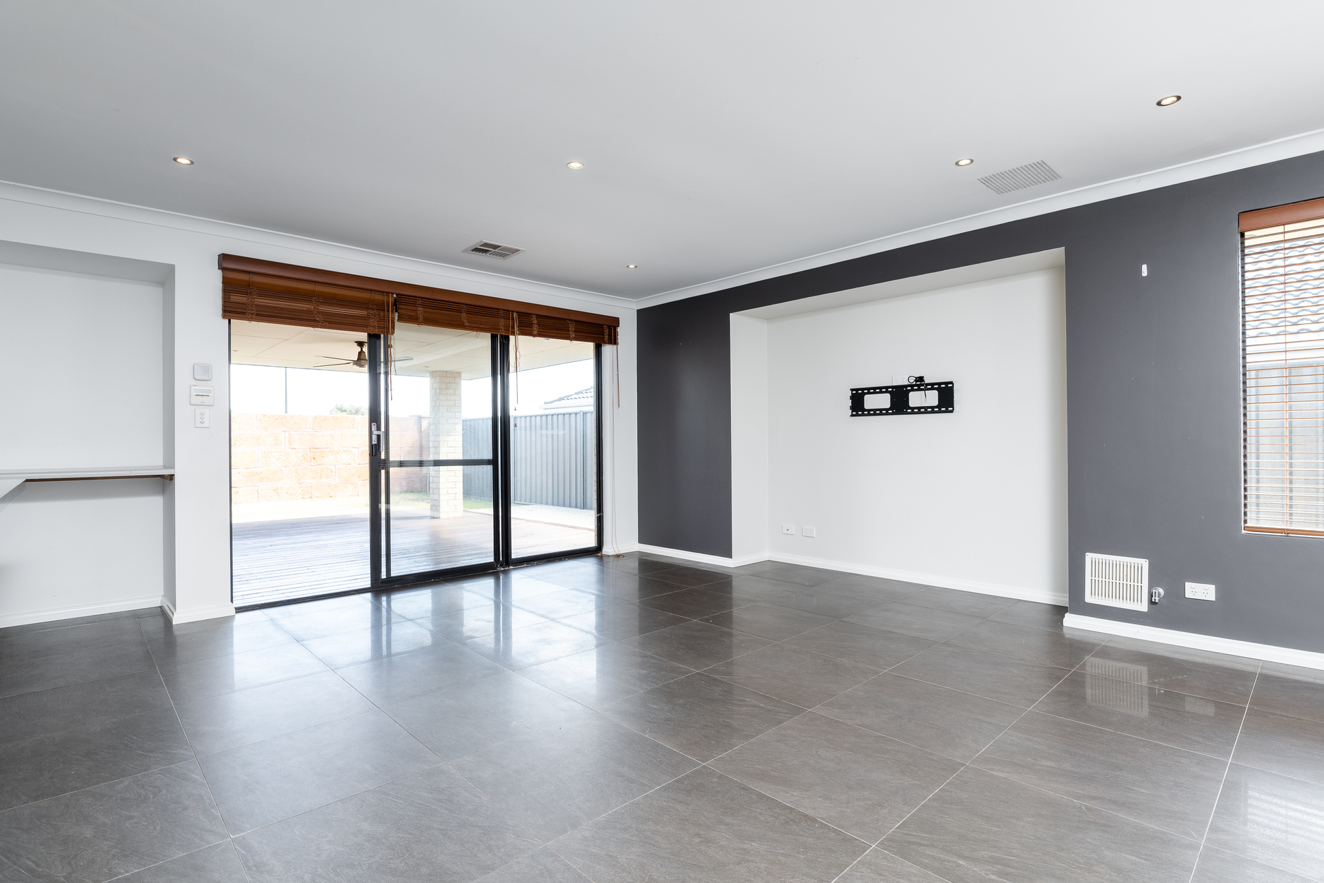 16 Birdsnest crescent  BANKSIA GROVE WA, Banksia Grove - Thumbnail 8