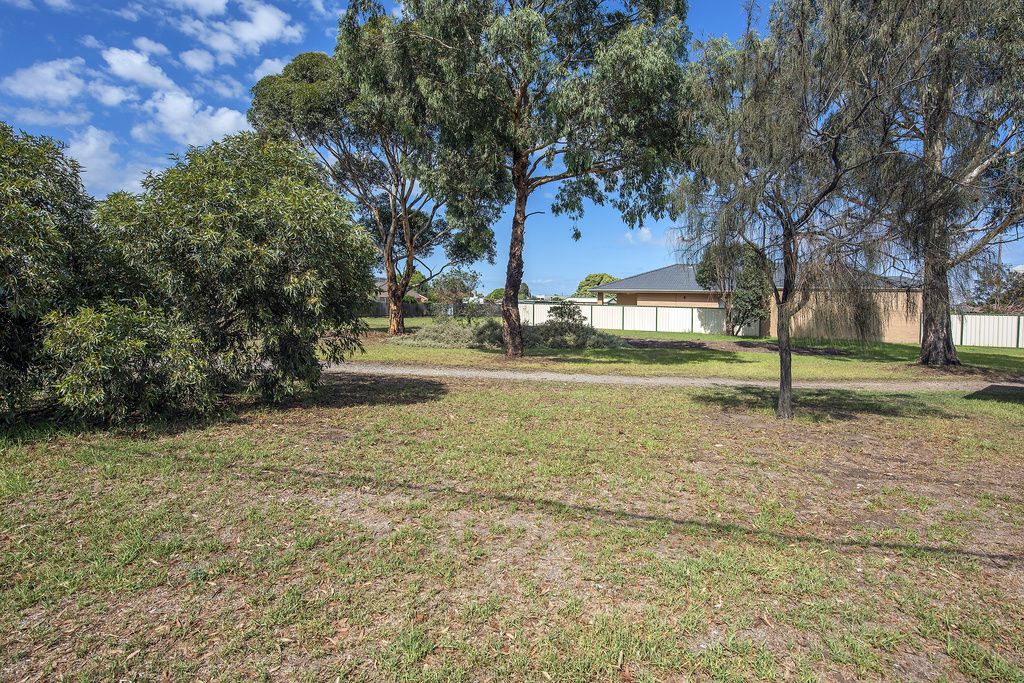Build Your Dream Home in Reservoir!