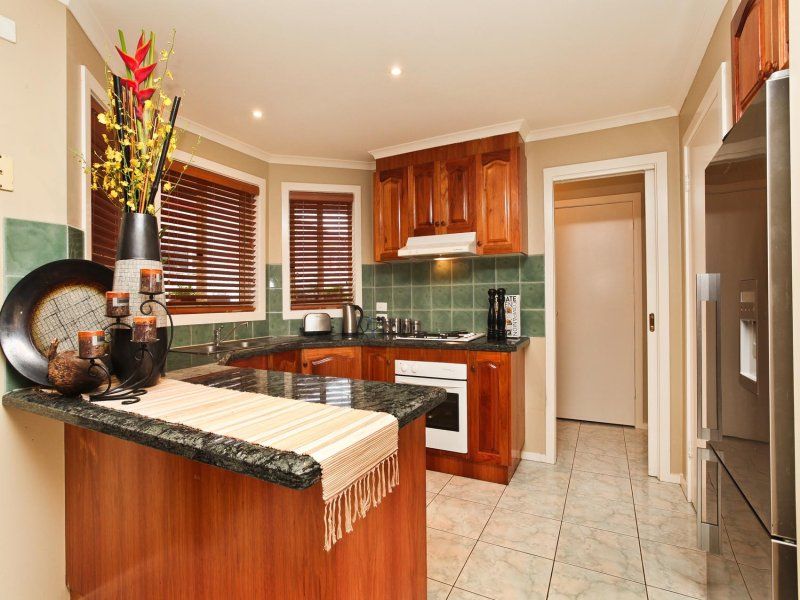 9 Cleland Way, Caroline Springs - Thumbnail 3
