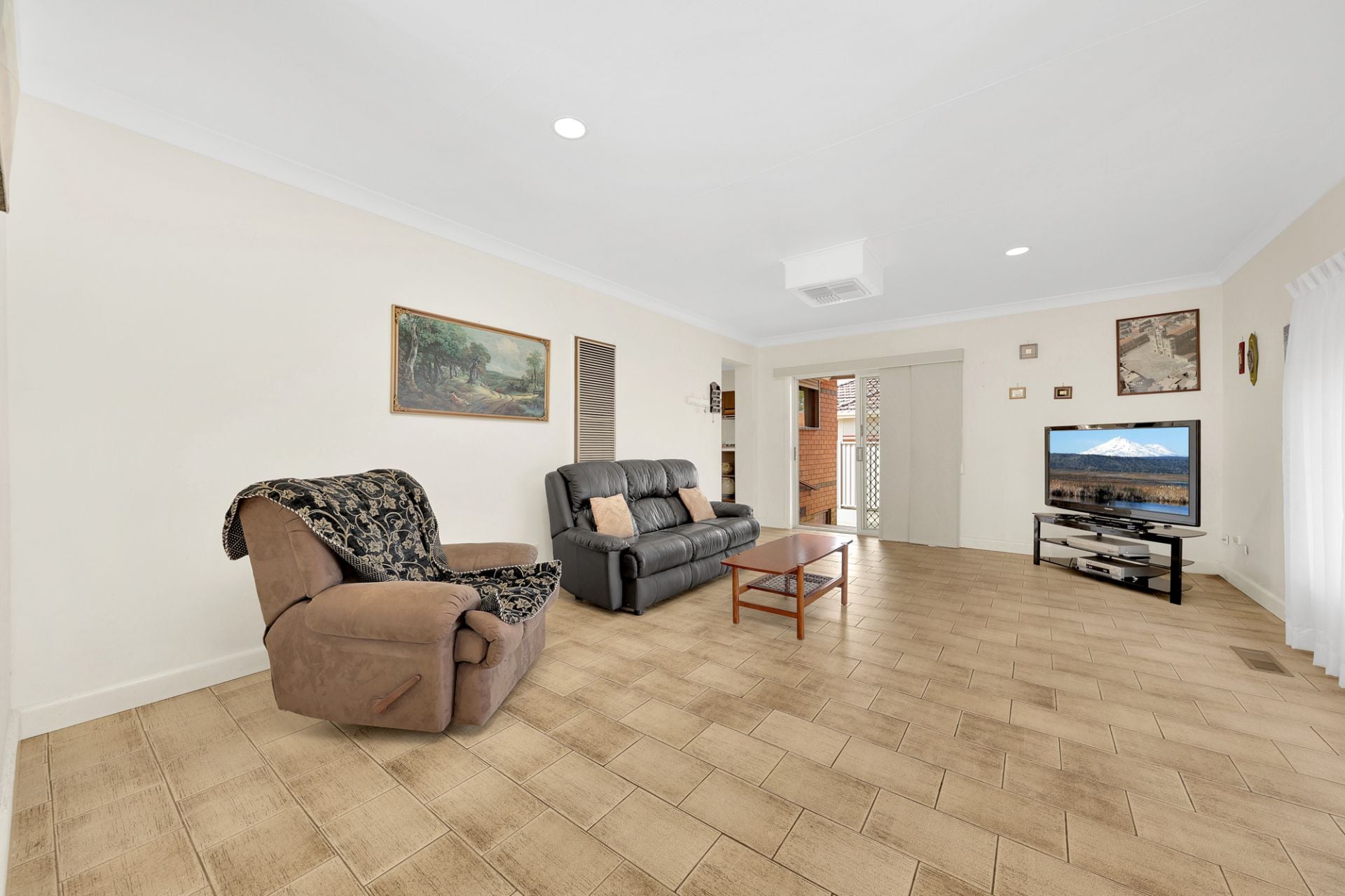 A Family Favorite – With Rumpus Room -

Auction This Saturday @ 2pm