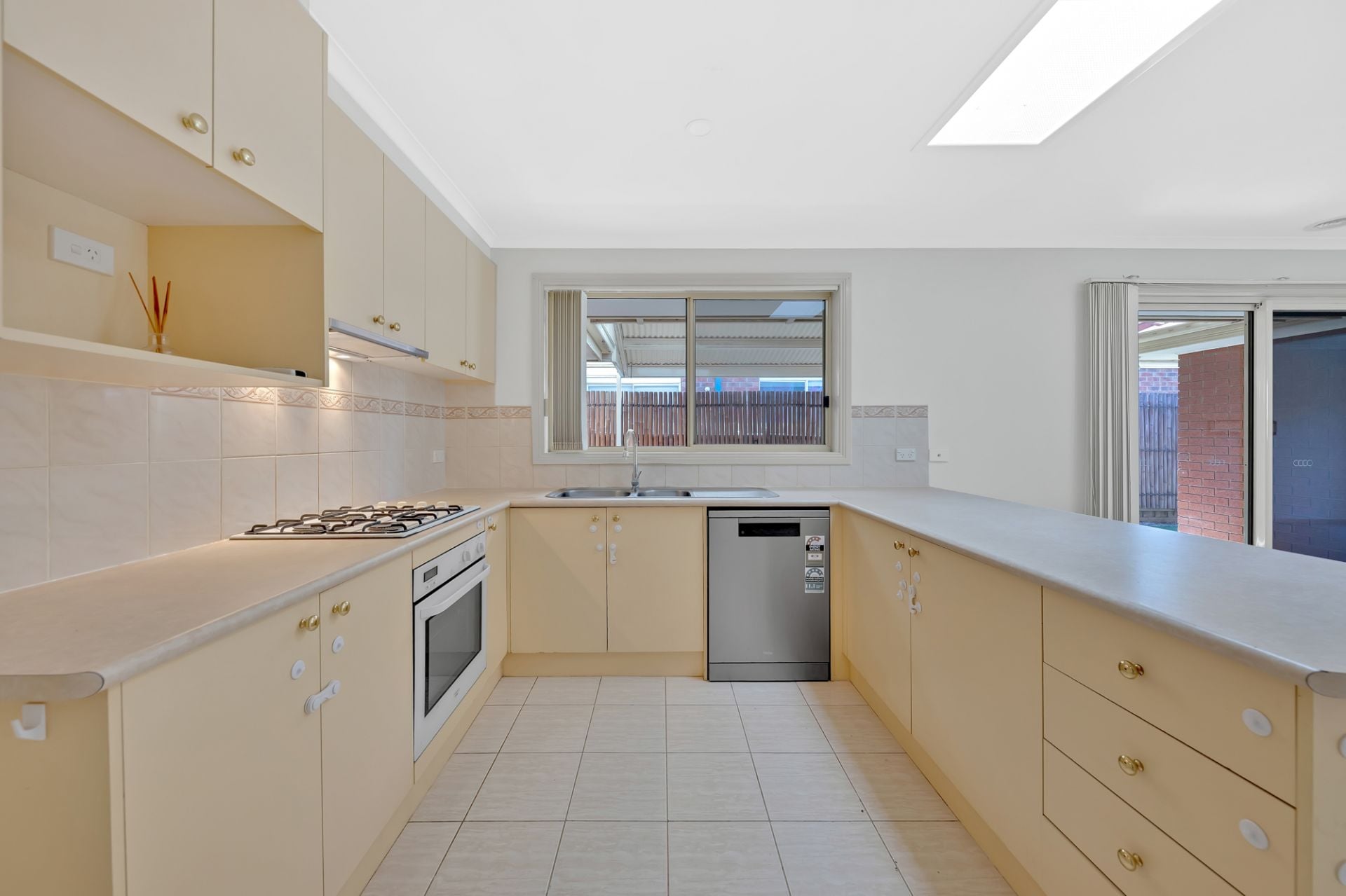 4 Bedroom Delight!