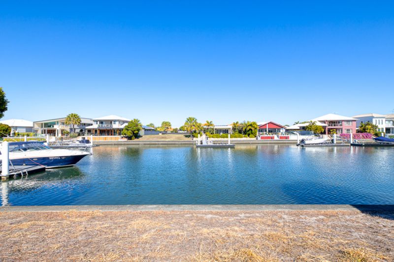 41 North Point, Banksia Beach Knobel and Davis North