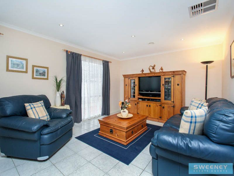 5 Girraween Place, Caroline Springs - Thumbnail 5