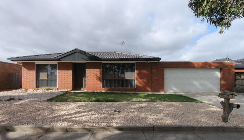 2 Moneghetti Way, Mill Park