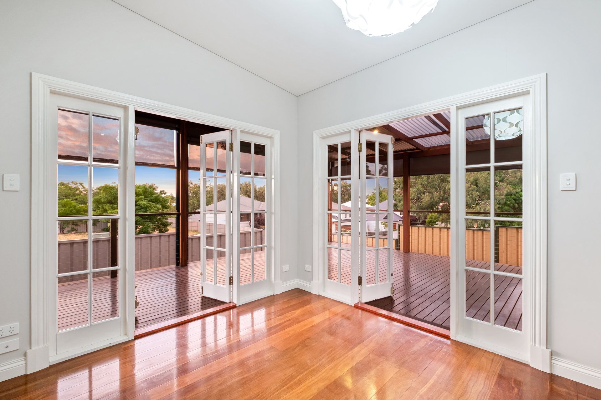 Real Estate For Sale 28 Shaftesbury Avenue Bayswater , WA