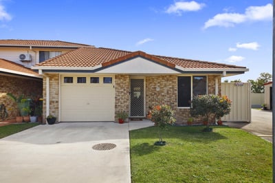 Immaculate Villa – Light & Bright – Ideal Location
