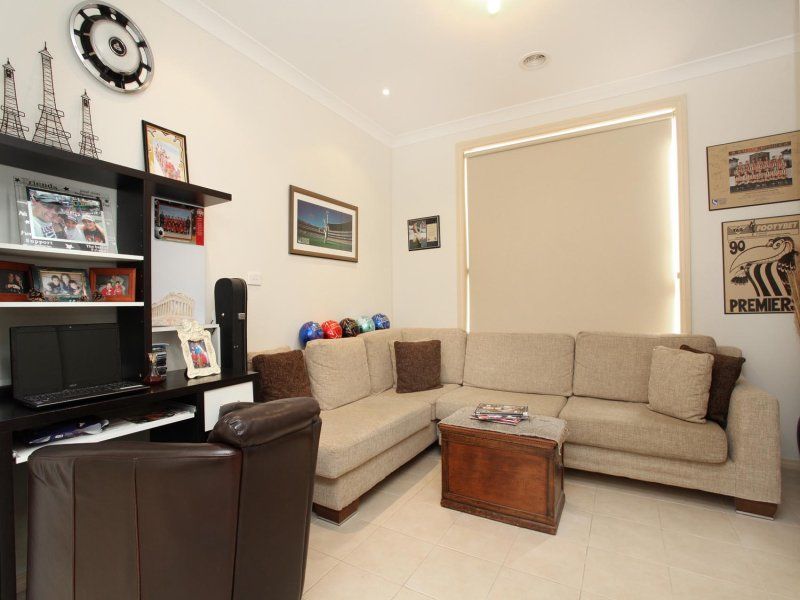 17 Gisborne Way, Caroline Springs - Thumbnail 7