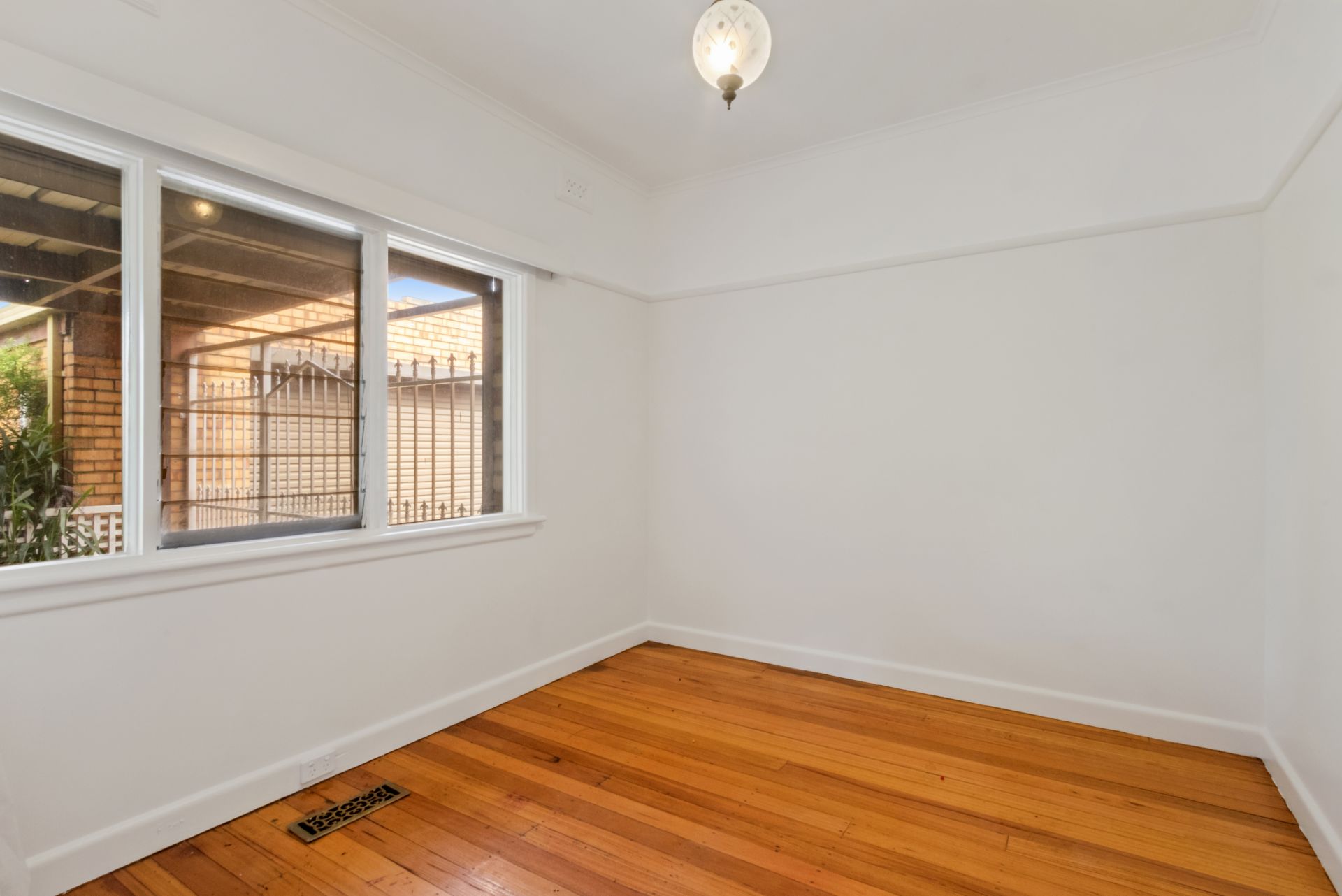 SPACIOUS FAMILY HOME IN PRIME LOCATION