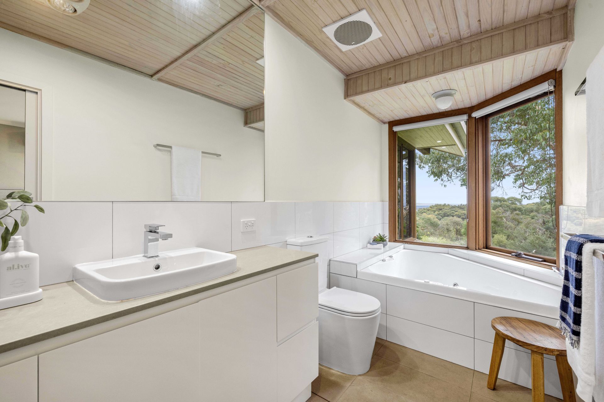 Kay & Burton 324 Purves Road, Main Ridge