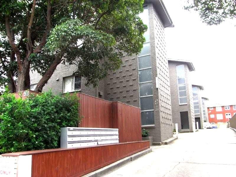53 Caronia Ave