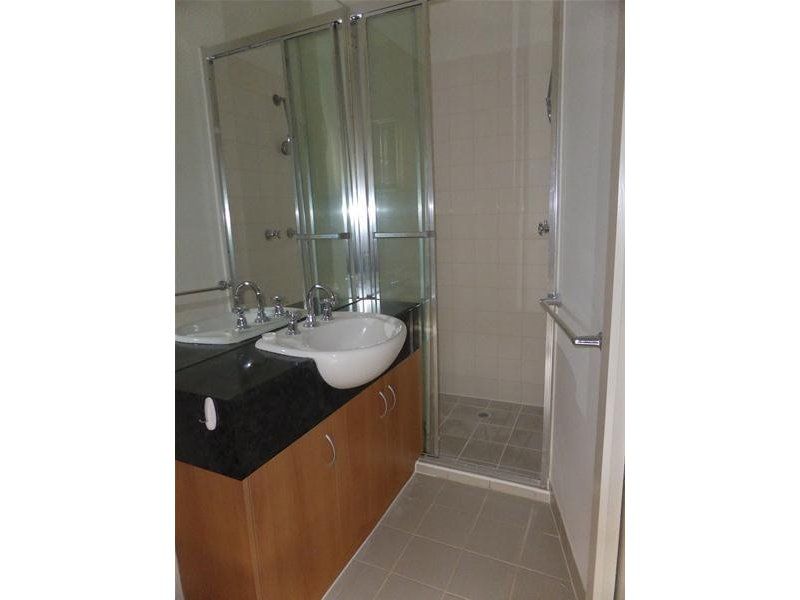 Fantastic Townhouse in a Fantastic Location!