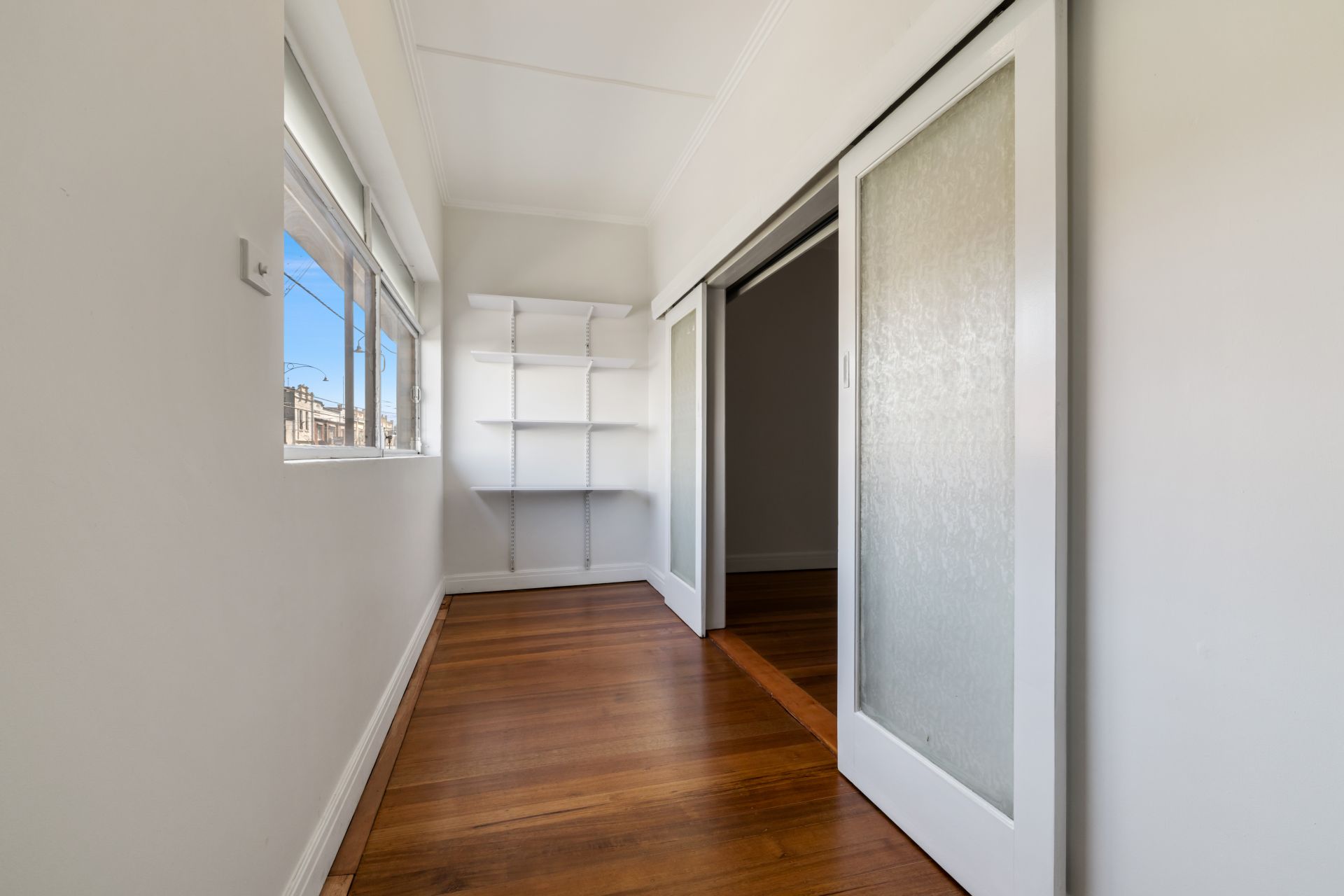 Large apartment in Ideal Locale - ENTRY VIA RUSSELL STREET (COBURG LEISURE CENTRE)