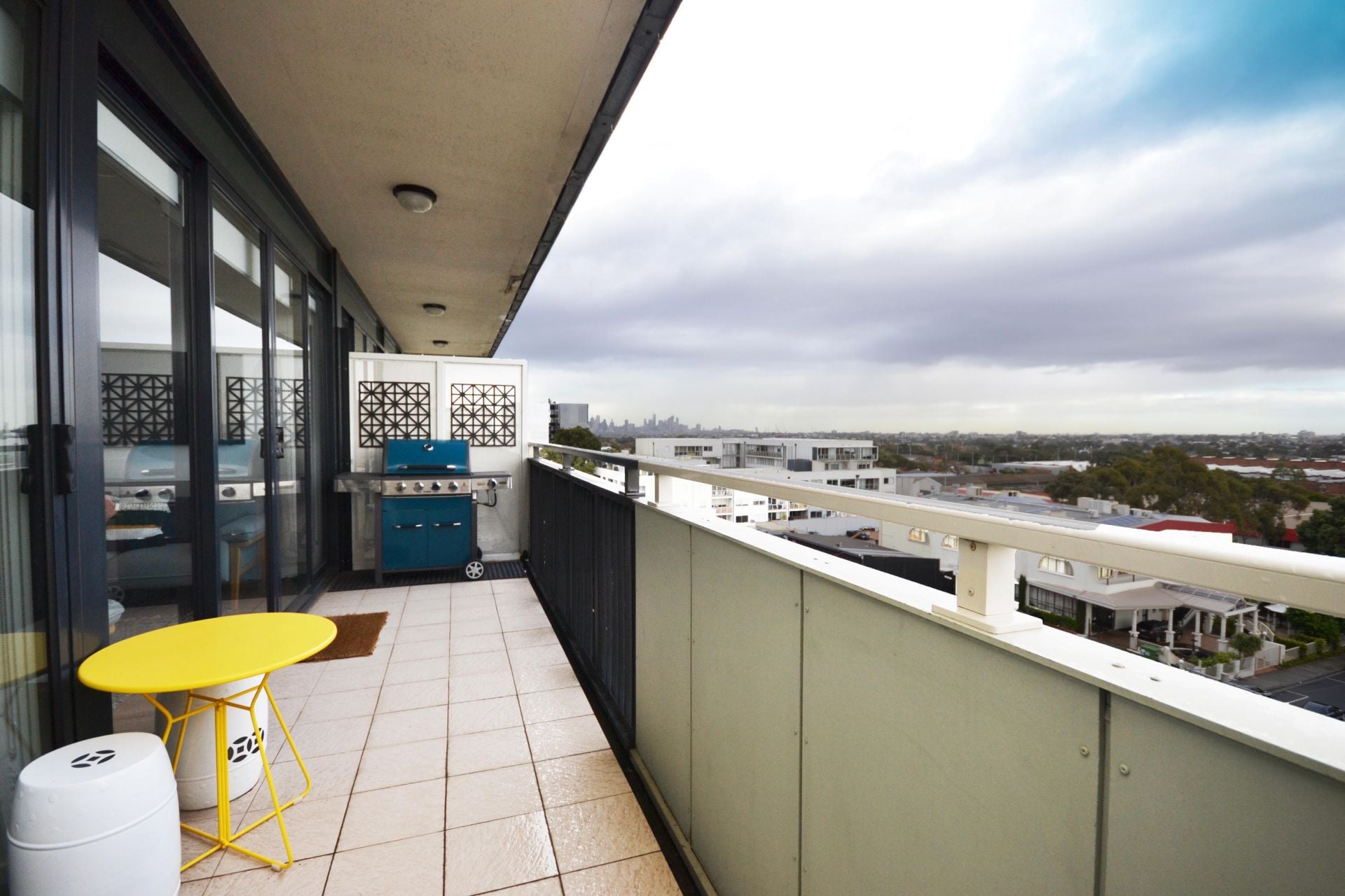 CONTEMPORARY AND CHIC WITH SWEEPING VIEWS