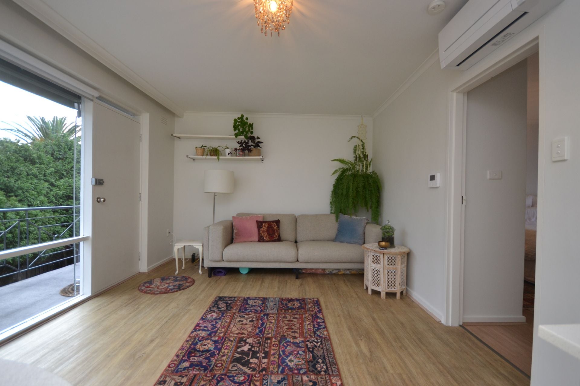 EXQUISITE INTERIORS, IMPECCABLE LOCATION