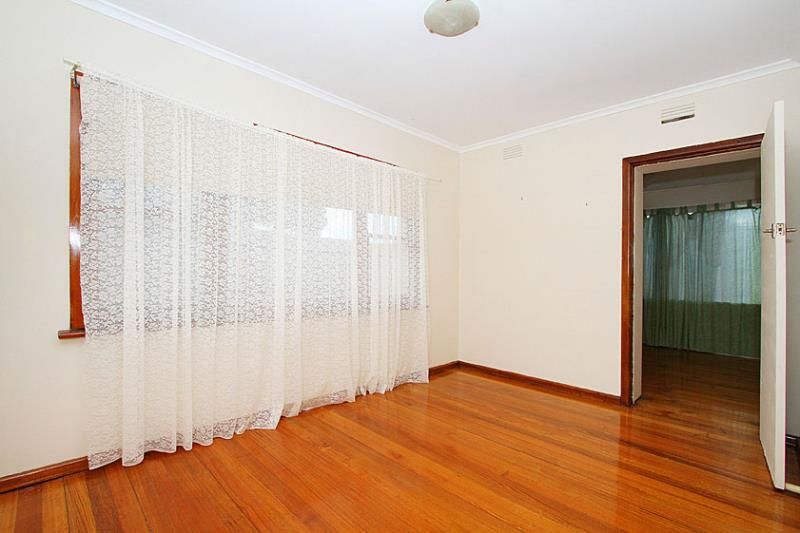 PRICE $290-310PW LOOKING FOR A GREAT TENANT!