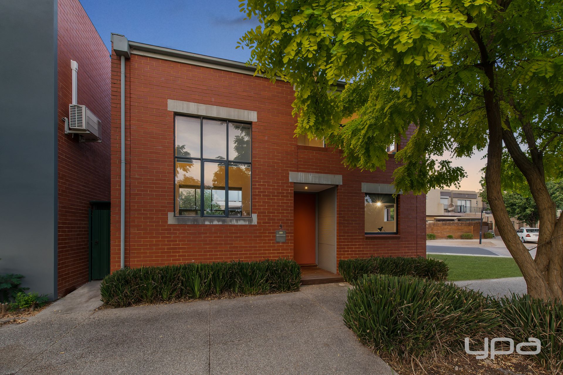 8 Catani Mews, Caroline Springs YPA Estate Agents