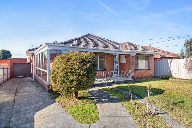 16 Winslow Avenue, Lalor
