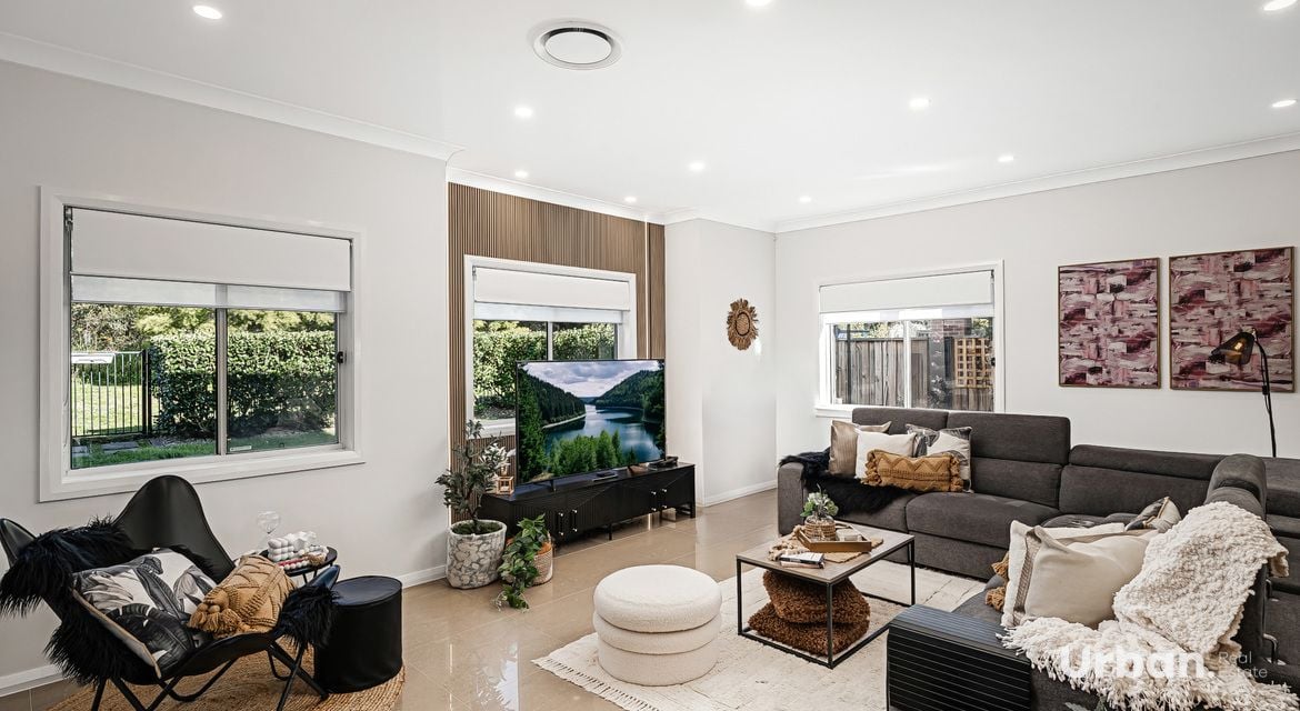 Colebee 19 Burringoa Crescent